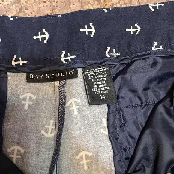 Size 12 base studio shorts - Picture 2 of 4